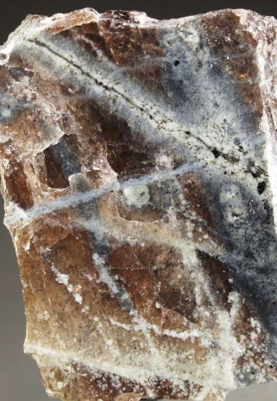 Alumoåkermanite