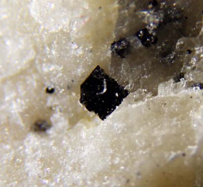 Apuanite